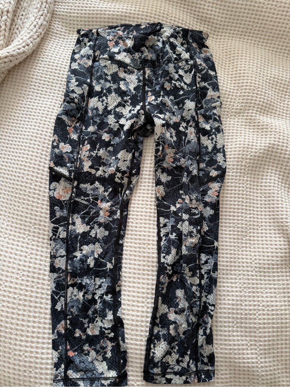 Lululemon Women's Floral Print Leggings Cropped
